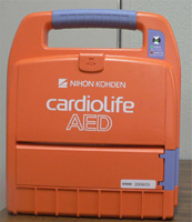 AED(自動体外式除細動器) AED(自動体外式除細動器)