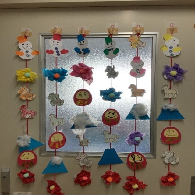 小学部1組(1,2年生)お正月つるし飾り