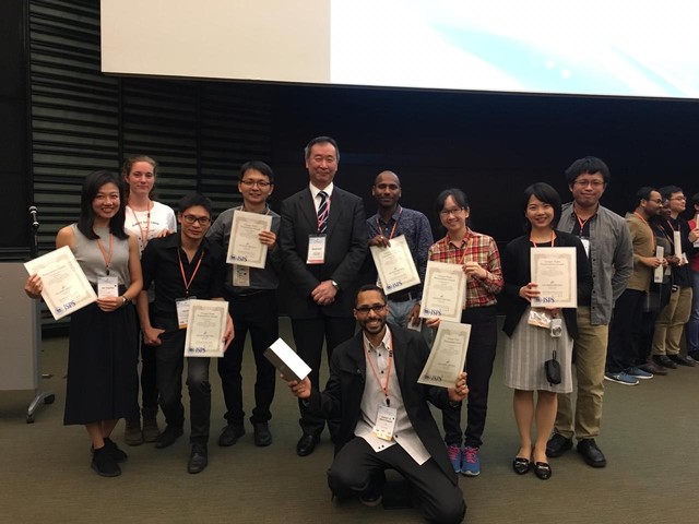 チームGのメンバーと，第11回HOPEミーティング運営委員長の梶田隆章先生（2015年 ノーベル物理学賞）での記念写真