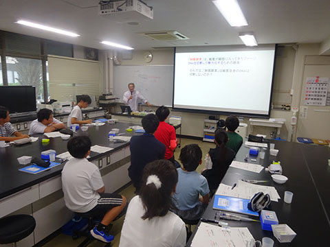 令和7年10月19日生物学領域の様子の写真