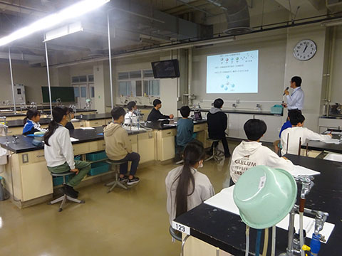 令和7年10月26日薬学領域の様子の写真
