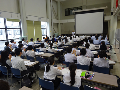 「化学グランプリ講習会」の様子の写真