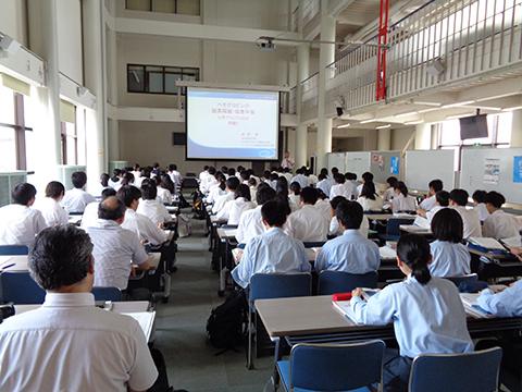「化学グランプリ講習会」の様子の写真