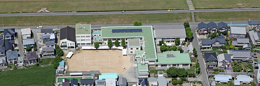 校舎の航空写真